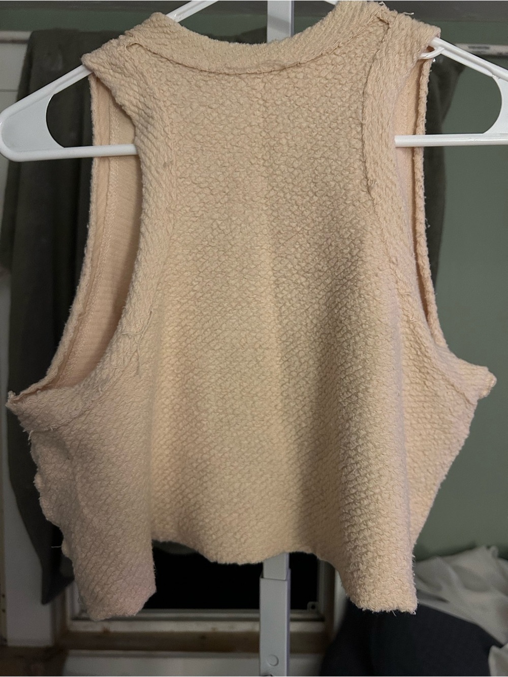 Free People Cream Textured V-Notch Tank & matching Shorts - Picture 3 of 7